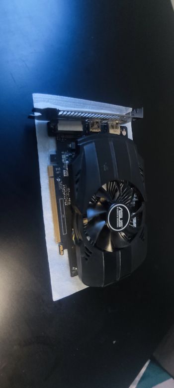 Asus GeForce GTX 1050 2 GB 1404-1518 Mhz PCIe x16 GPU