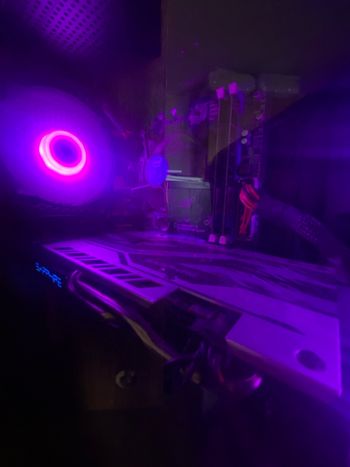 Gaming kompiuteris su rx580, galingas už savo kainą.