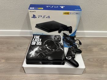 PS4 Slim žaidimų konsolė