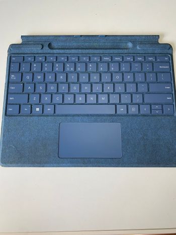 Microsoft Surface Pro Signature keyboard klaviatūra