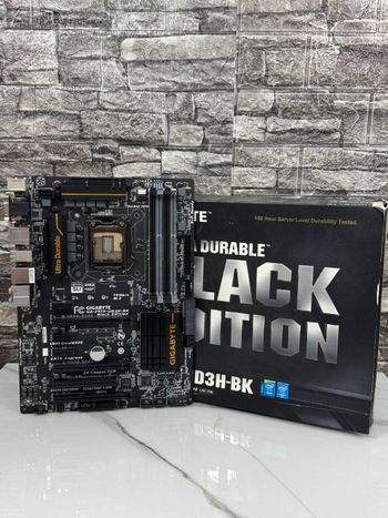 Gigabyte GA-Z97X-UD3H-BK Intel Z97 ATX DDR3 LGA1150 3 x PCI-E x16 Slots Motherboard