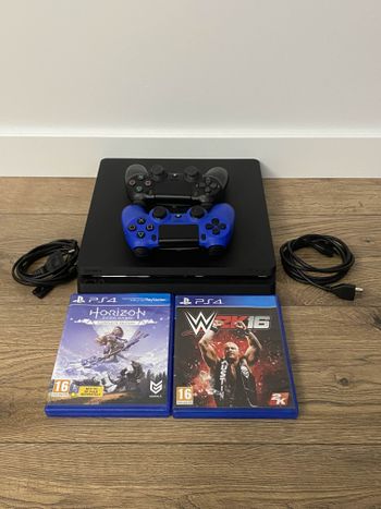 PlayStation 4 Slim 500GB 2 Pulteliai ir 2 Zaidimai