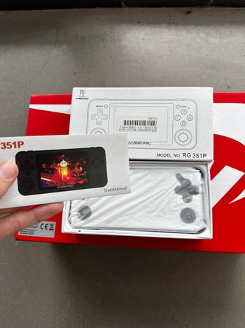 ANBERNIC RG351P HANDHELD GAMING CONSOLE +SD CARD WITH 5000 GAMES
