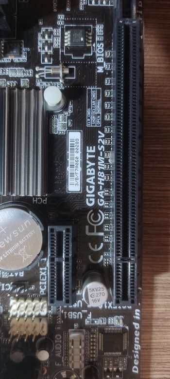 Get Gigabyte GA-H81M-DS2V Intel H81 Micro ATX DDR3 LGA1150 1 x PCI-E x16 Slots Motherboard