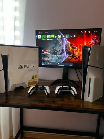 PlayStation 5 Slim, Black & White, 825GB