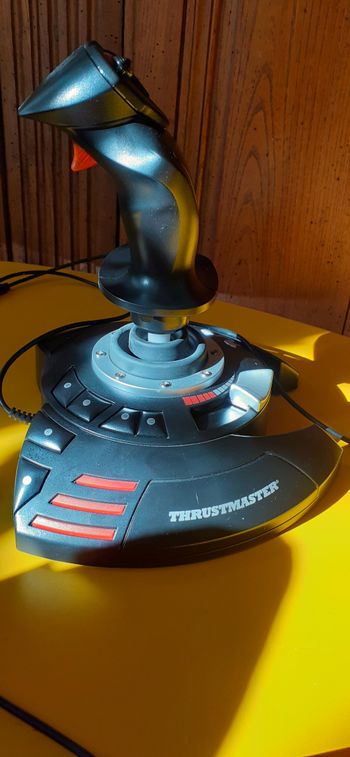 Redeem THRUSMASTER T-FLIGHT STICK X v4