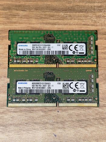 Team 16 GB (2 x 8 GB) DDR4-2400 Black / Red Laptop RAM
