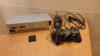 Playstation 2 Silver su atminties kortele