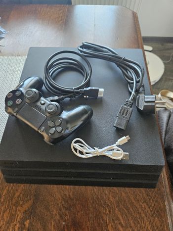 Ps4 pro cuh- 7116 1tb 9.03v (atrišama)