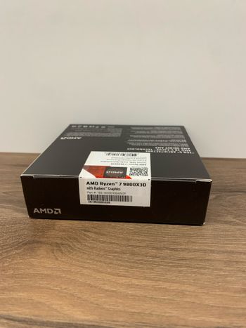 AMD RYZEN 7 9800x3D Naujas