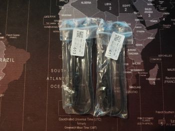2x juodi SATA kabeliai