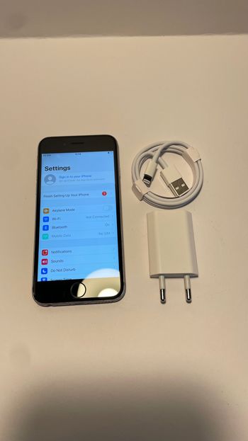 Apple iPhone 6s 16GB Space Gray