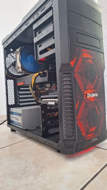 gaming pc(i5 7400/16gb ram/ rx vega 64/240gb/1tb)
