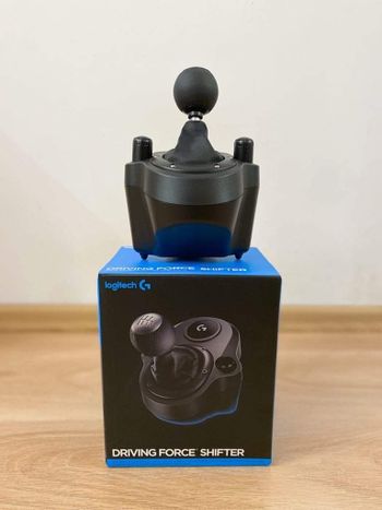 Logitech G923 Trueforce + shifter