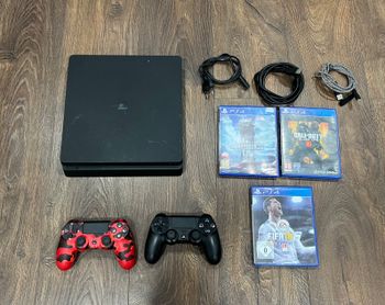 Playstation 4 Slim, Black, 500gb/2 pultai/3 žaidimai