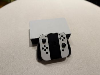 Buy Like new! Nintendo Switch OLED 64GB White Baltas + dėklas