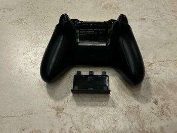 Get Juodas Xbox Wireless Controller for Xbox One/PC