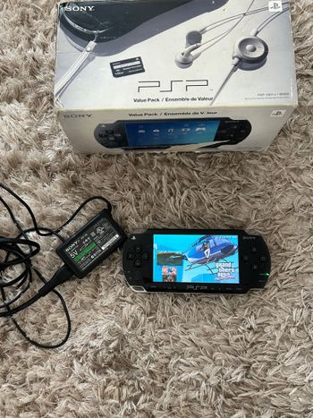 Get PSP 1000 + 58 zaidimu + Deze!
