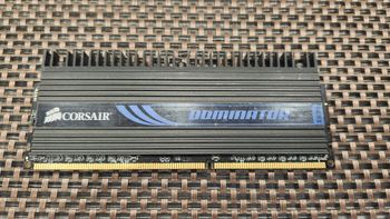 4GB RAM DDR3 1600mhz Corsair Dominator