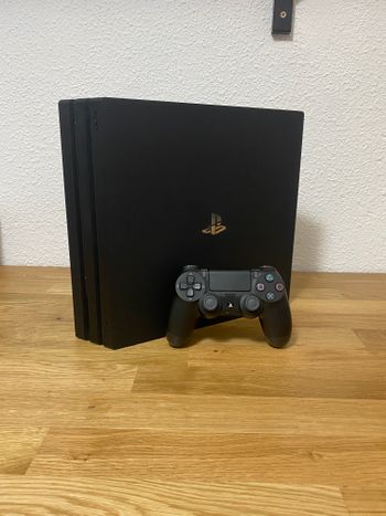 PlayStation 4 Pro + 8 juegos