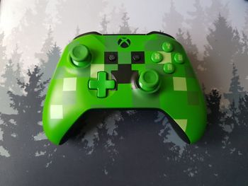 Mando Xbox one Edicion Minecraft (Creeper)