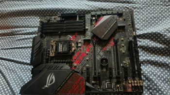 Asus ROG STRIX Z390-H GAMING Intel Z390 ATX DDR4 LGA1151 3 x PCI-E x16 Slots Motherboard