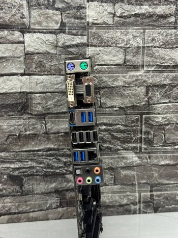 Redeem Gigabyte GA-Z97X-UD3H-BK Intel Z97 ATX DDR3 LGA1150 3 x PCI-E x16 Slots Motherboard