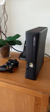 Get Xbox 360 Slim 