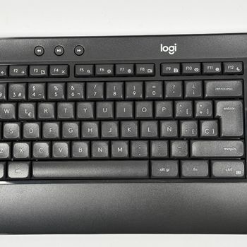 Get Logitech MK540 Advanced Wireless Keyboard and Mouse Combo 2.4 GHz Unifying