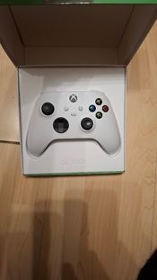 Xbox One S + Robot White Pultelis