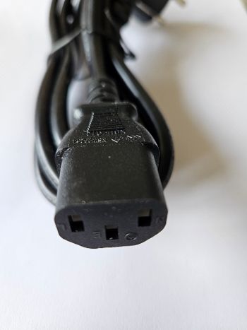 Laidas maitinimo blokui