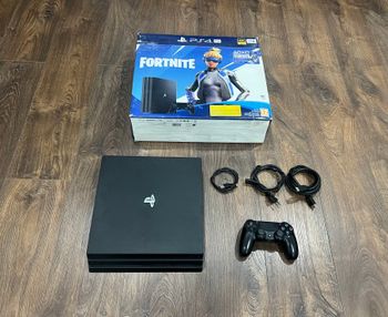 PlayStation 4 Pro, Black, 1TB/Labai geros bukles/7216B