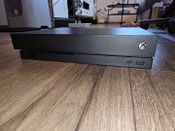 Buy Xbox One X console su 2 pulteliais, pakrovimo stationu ir žaidimais