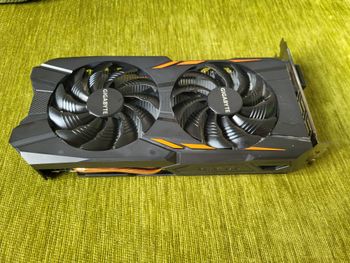 Gigabyte GeForce GTX 1050 2 GB 1392-1531 Mhz PCIe x16 GPU