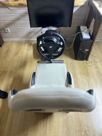 Redeem sim racing rig Trustmaster T500RS