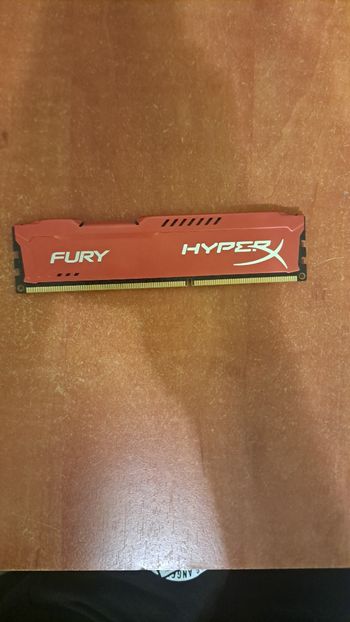 Kingston HyperX Fury Red 8 GB (2 x 4 GB) DDR3-1866 Red / Silver PC RAM