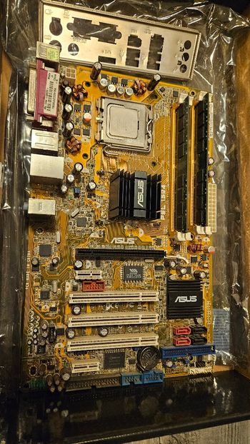Get Asus P5L 1934, E4500, 2gb ram