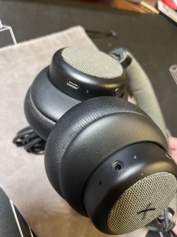 SACKit TOUCHit Over-ear, Active Noise Cancelling