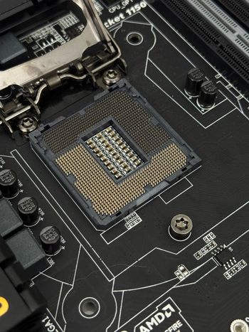 Gigabyte GA-Z97X-UD3H-BK Intel Z97 ATX DDR3 LGA1150 3 x PCI-E x16 Slots Motherboard