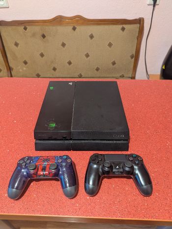 Playstation 4 500gb su 2 pulteliais