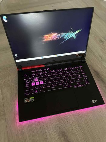 Labai geros būklės Asus Rog Strix G15