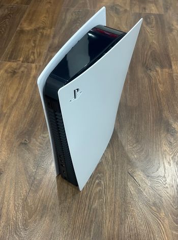 Buy Playstation 5, Black & White, 825gb Su CD,2 pultaiPlaystation 5, Black & White, 