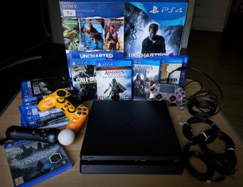 PS4 DE 1TB, 2 MANDOS 11 JUEGOS 