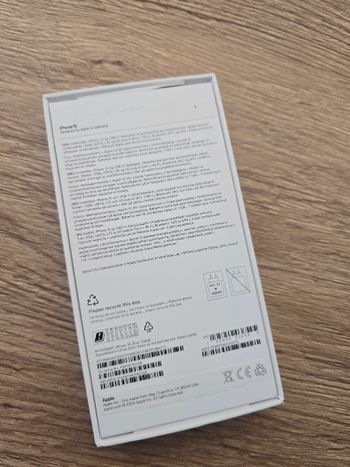 iPhone 15 dėžutė