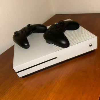 Xbox One S
