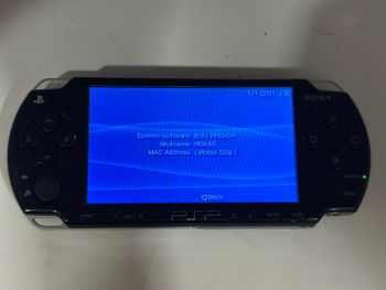 Get Sony PSP 2000 128GB juodas Piano Black yra paskyra su 160 žaidimų