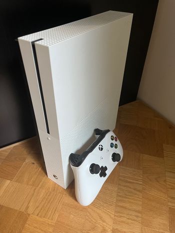 Xbox One S 500gb konsolė
