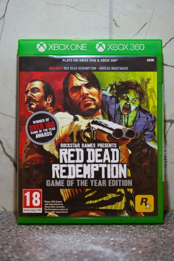 Xbox Series X 1TB + 2 Red Dead Redemption žaidimai (diskai, dėžės)