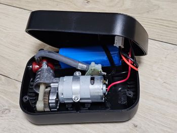 Nešiojamas elektrinis kompresorius pompa su skaitmeniniu ekranu
