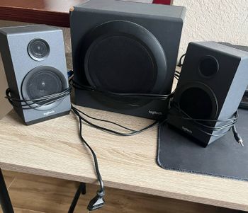 Logitech 2.1 garso kolonėlės